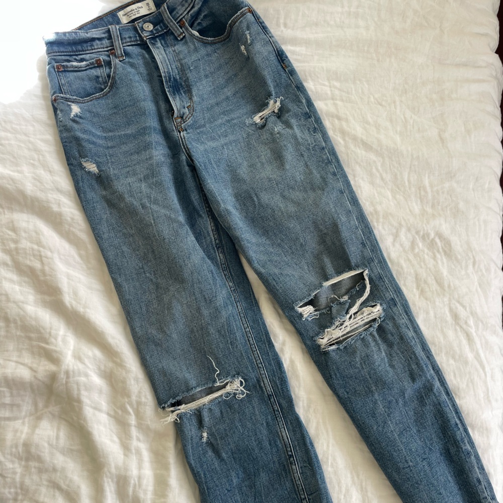 Abercrombie ankle straight Curve Love ultra high rise ripped jeans